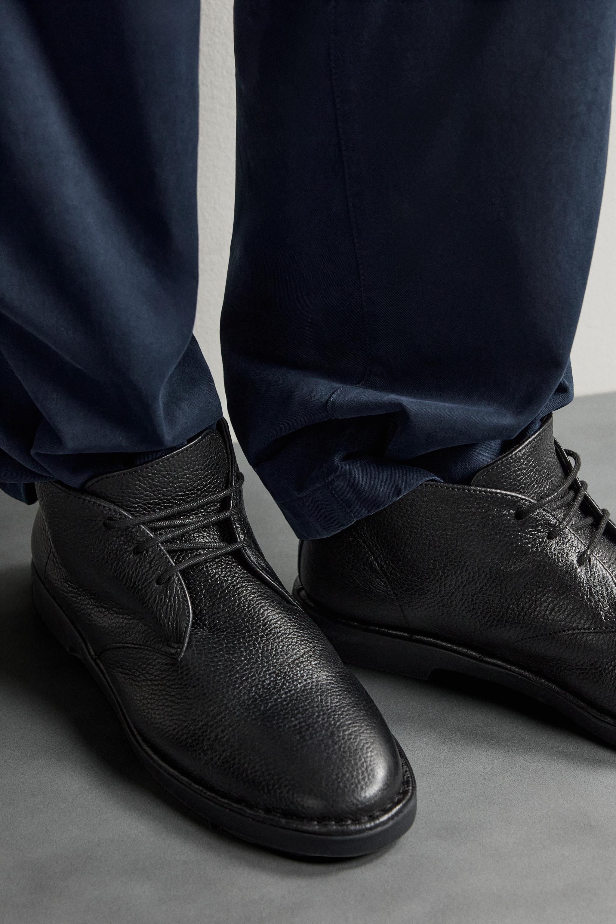 BOTTINES EN CUIR