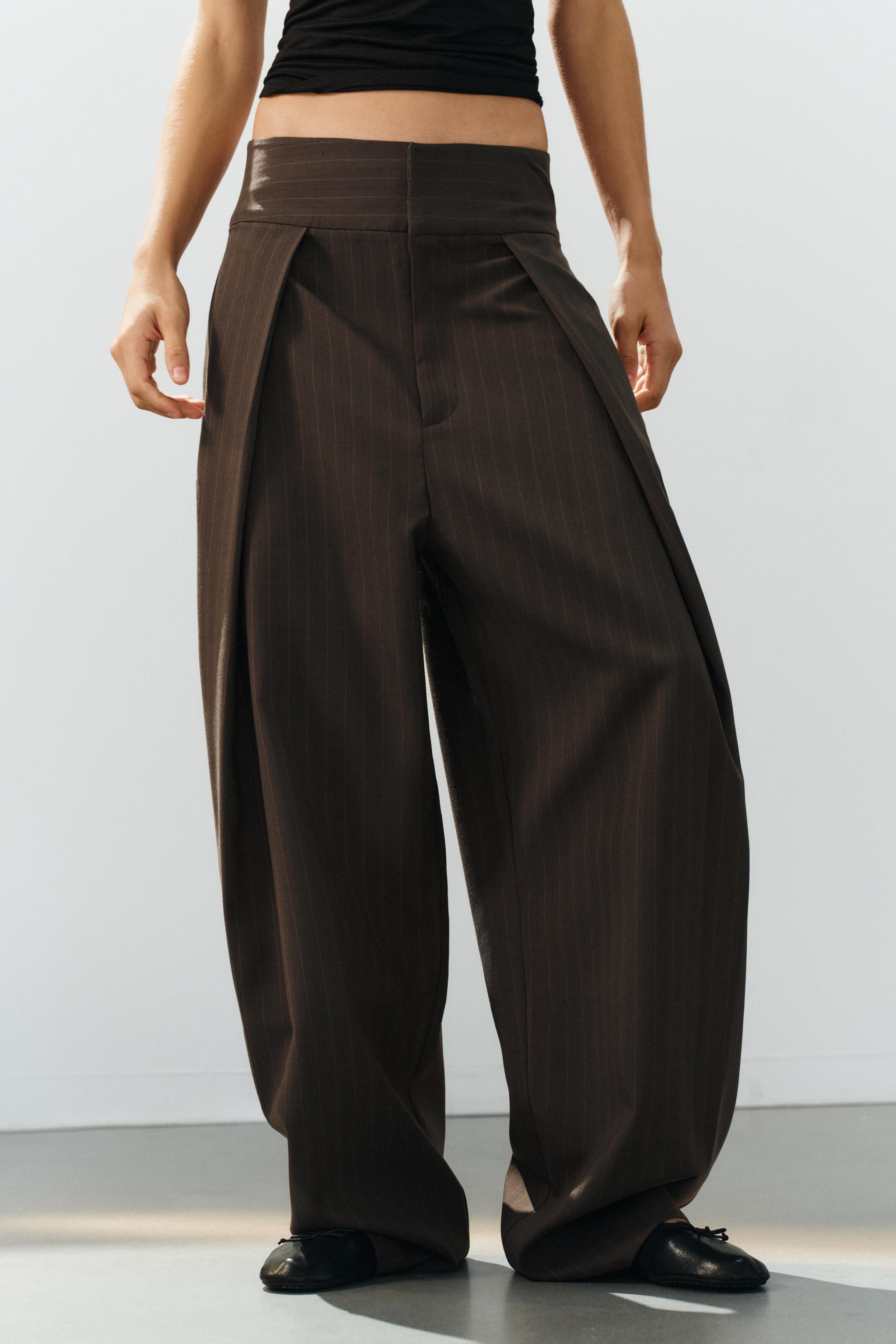 STRIPED PLEATED BALLOON PANTS — Brown Stripes