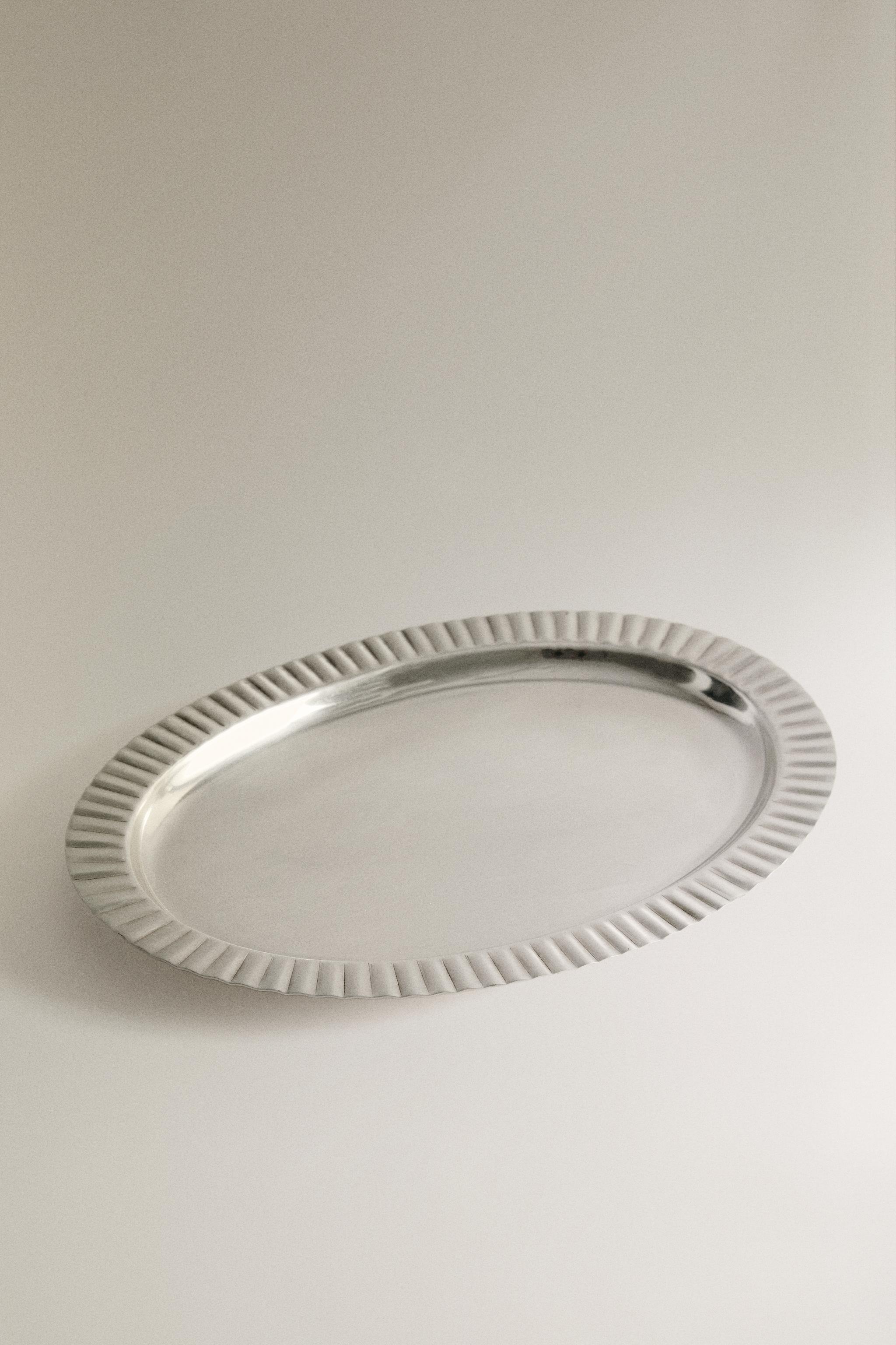 WAVY METAL BATH TRAY — Silver