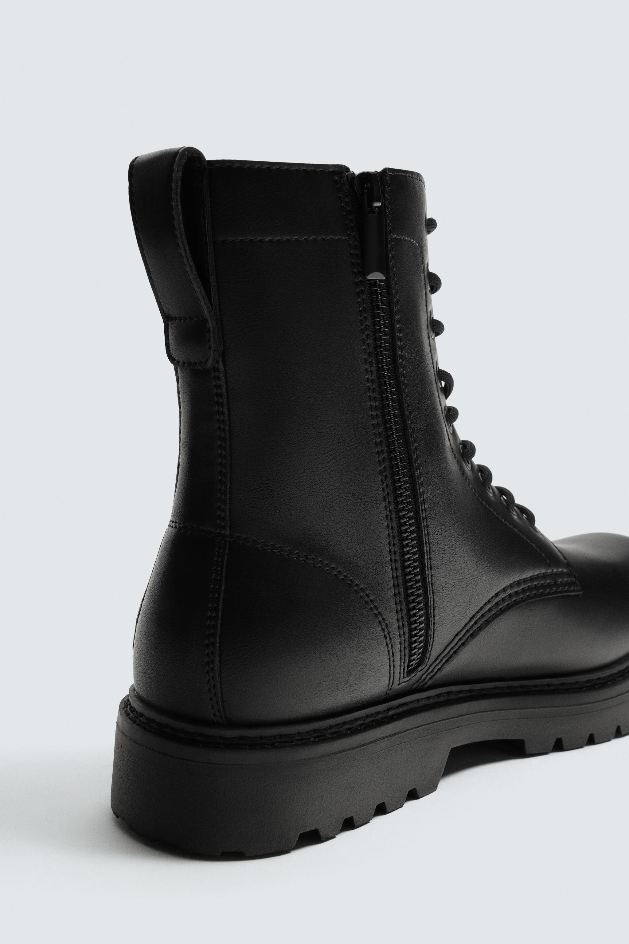 BOTTES À LACETS AVEC VOLUME