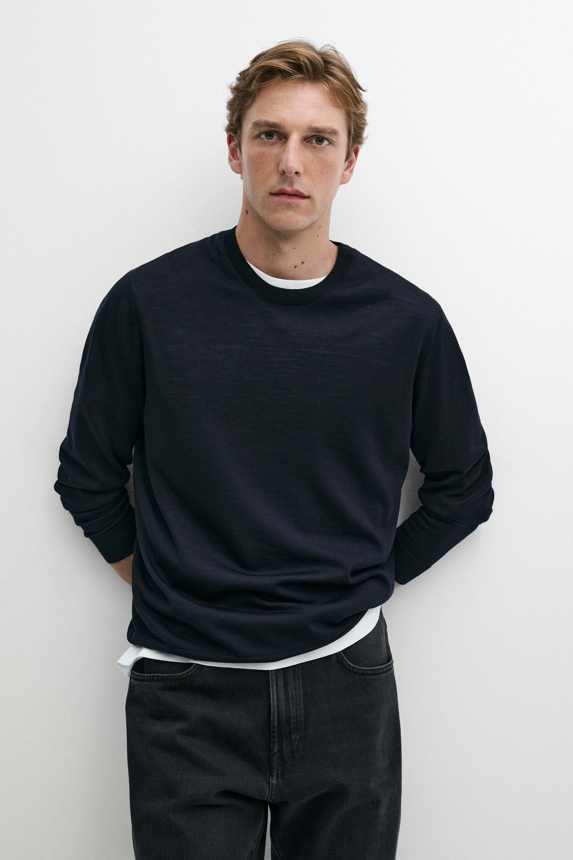 100% merino wool knit round neck sweater — Navy blue