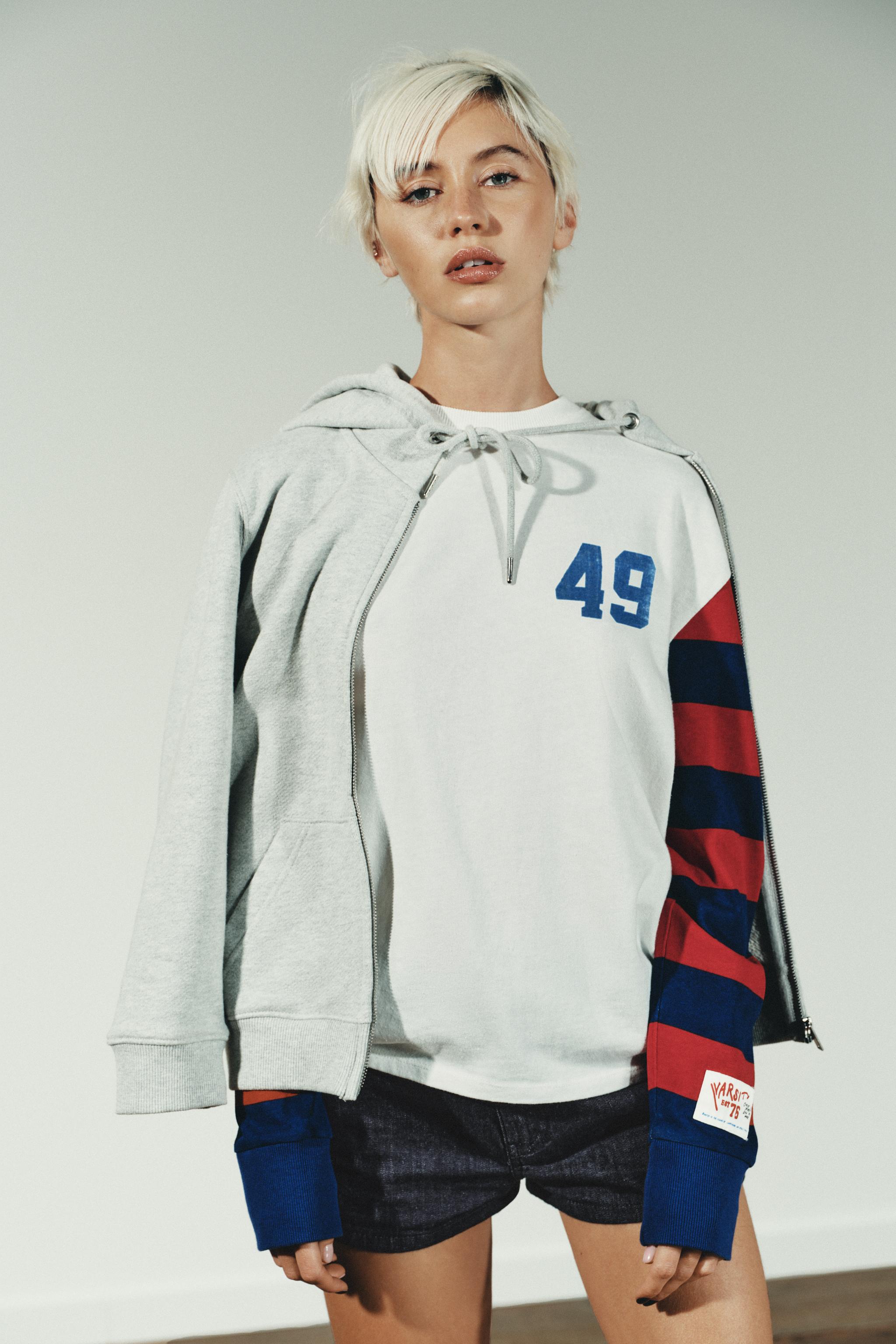 VARSITY STRIPED T-SHIRT