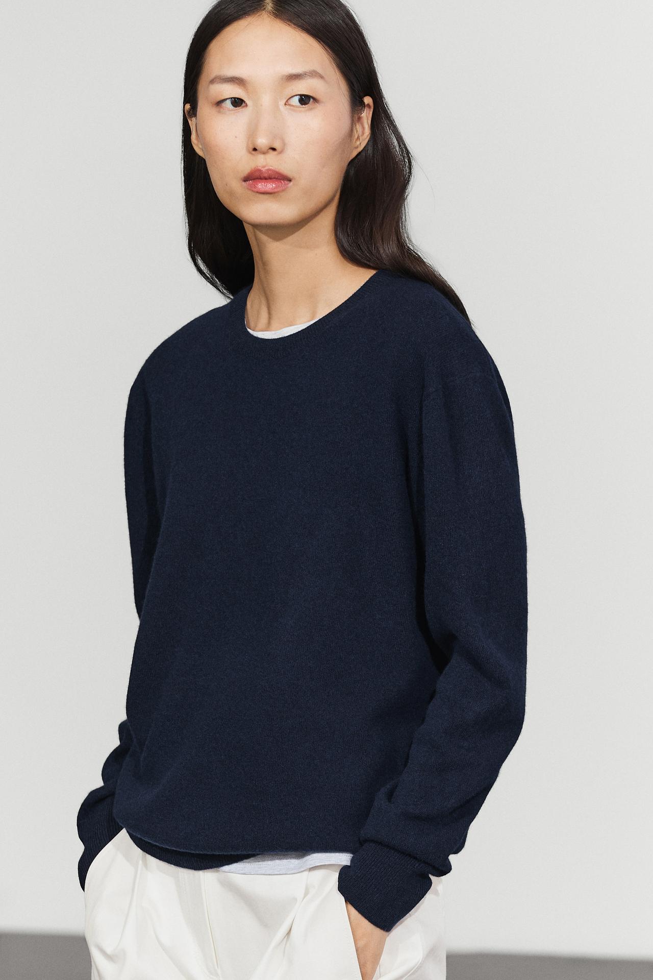 Wool blend crew neck knit sweater — Navy blue