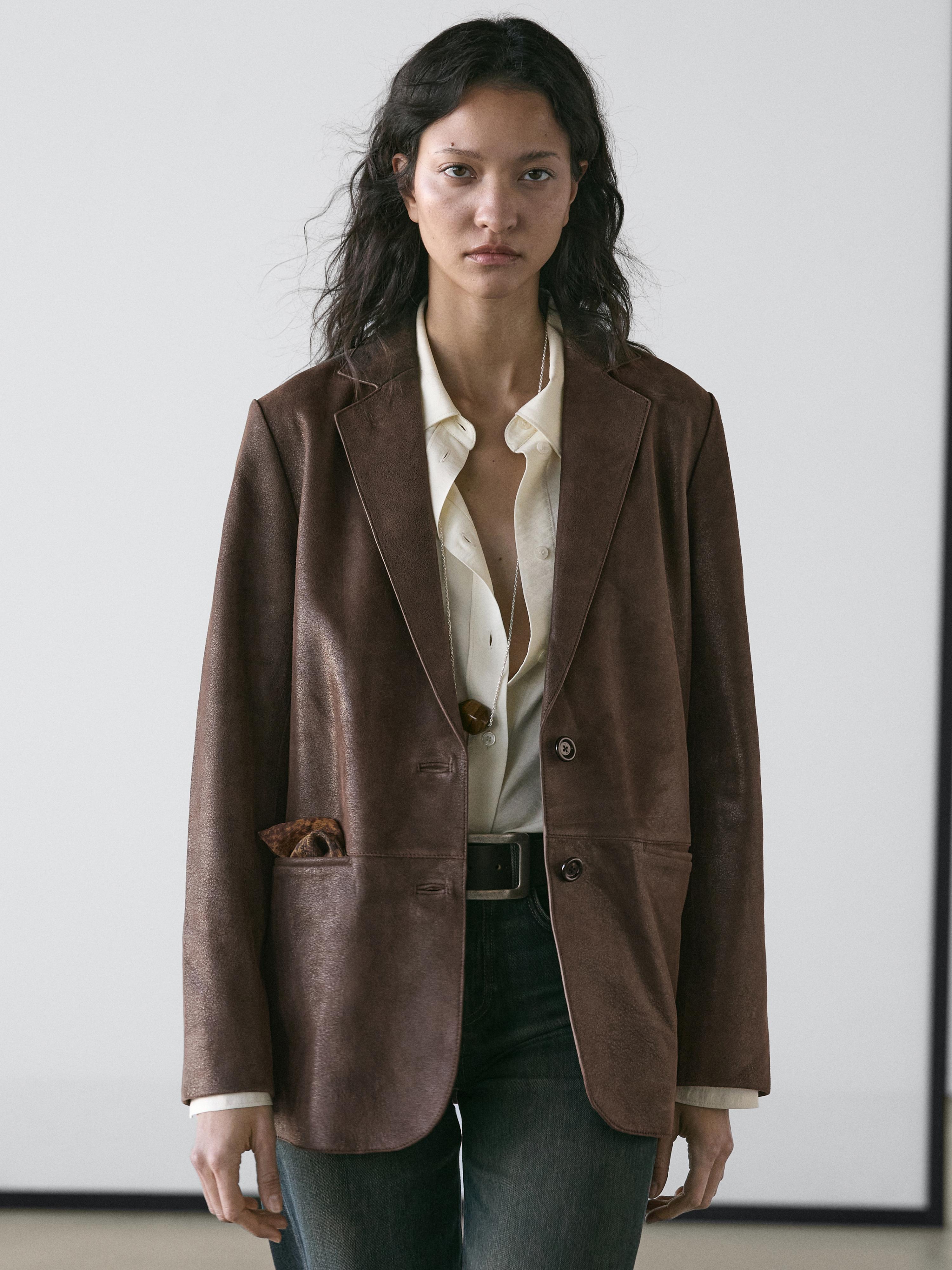 Blazer à revers en cuir finition daim