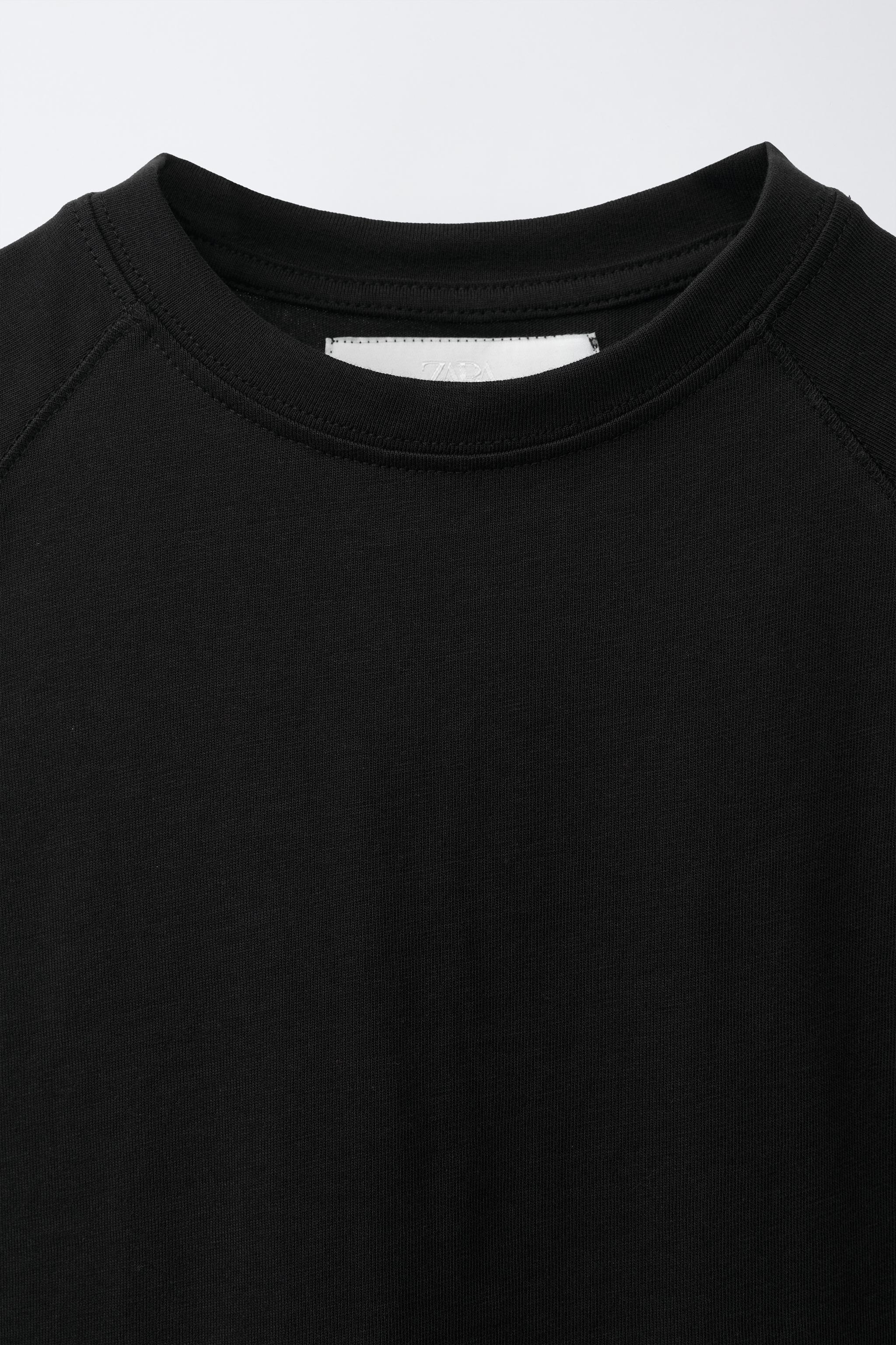 SLEEVELESS PLAIN T-SHIRT