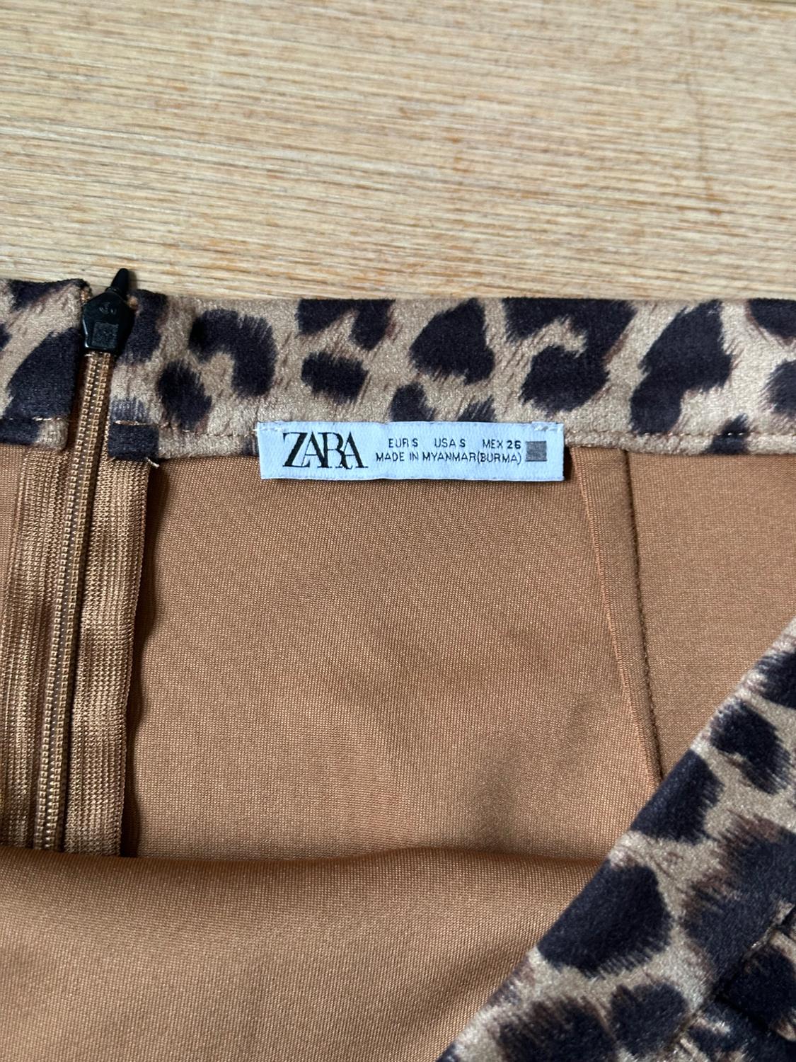 LEOPARD PRINT SUEDE MINI SKIRT - Image 3