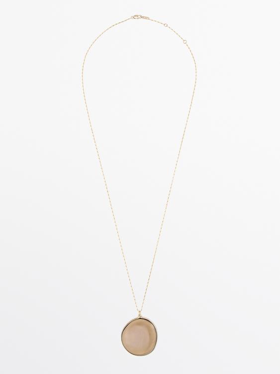 Necklace with translucent stone pendant