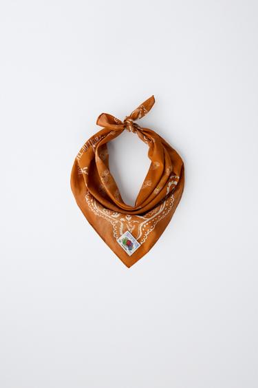 PAISLEY PRINT LABEL BANDANA FRUIT OF THE LOOM™ - Orange by Zara