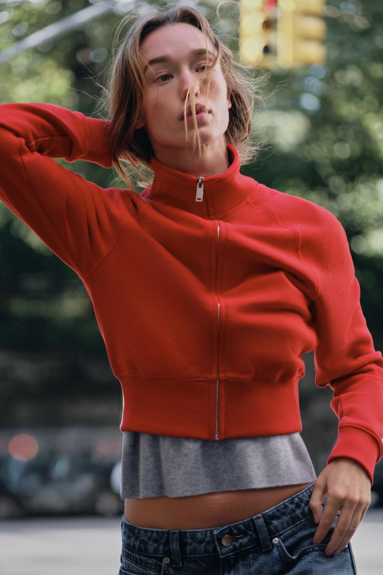 BACK LABEL SWEATSHIRT — Red