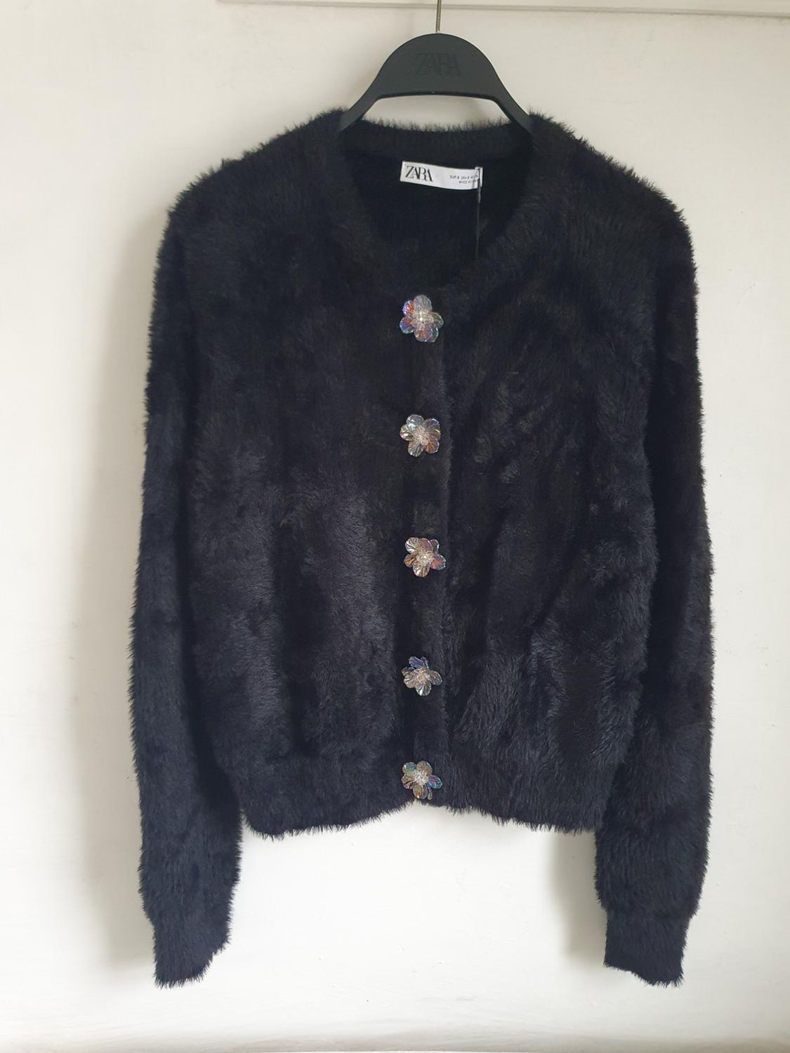 FAUX FUR KNIT CARDIGAN WITH FLORAL BUTTONS - Image 3