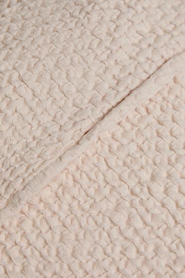 KIDS’ MINI WAFFLE TEXTURE CUSHION COVER WITH RUFFLE TRIM - Pink by Zara - Image 3