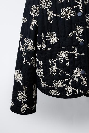 VESTE MATELASSÉE BRODERIES CONTRASTANTES - Noir / Écru de Zara - Image 5