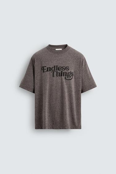 CAMISETA BORDADO CONTRASTE - FROSTED GRAY de Zara