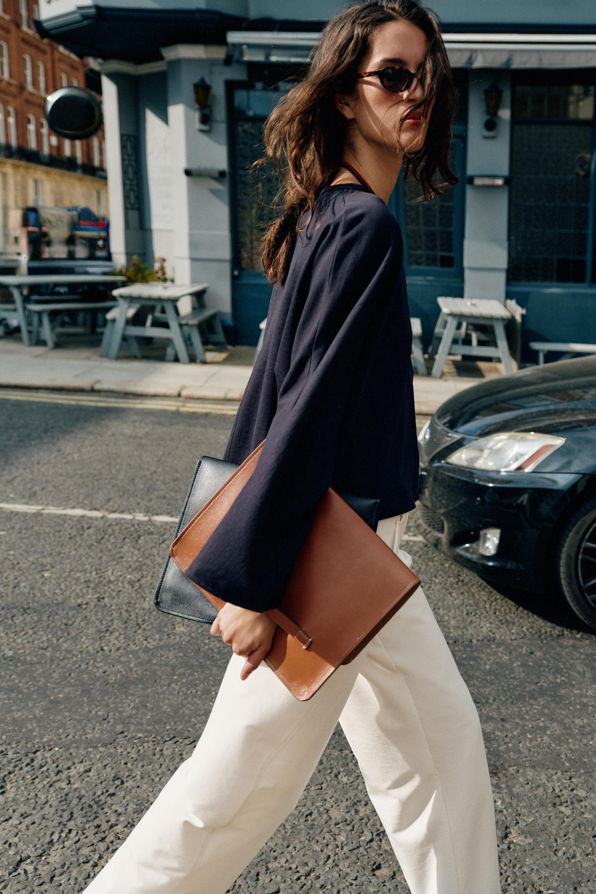 LEATHER IPAD CASE — Black
