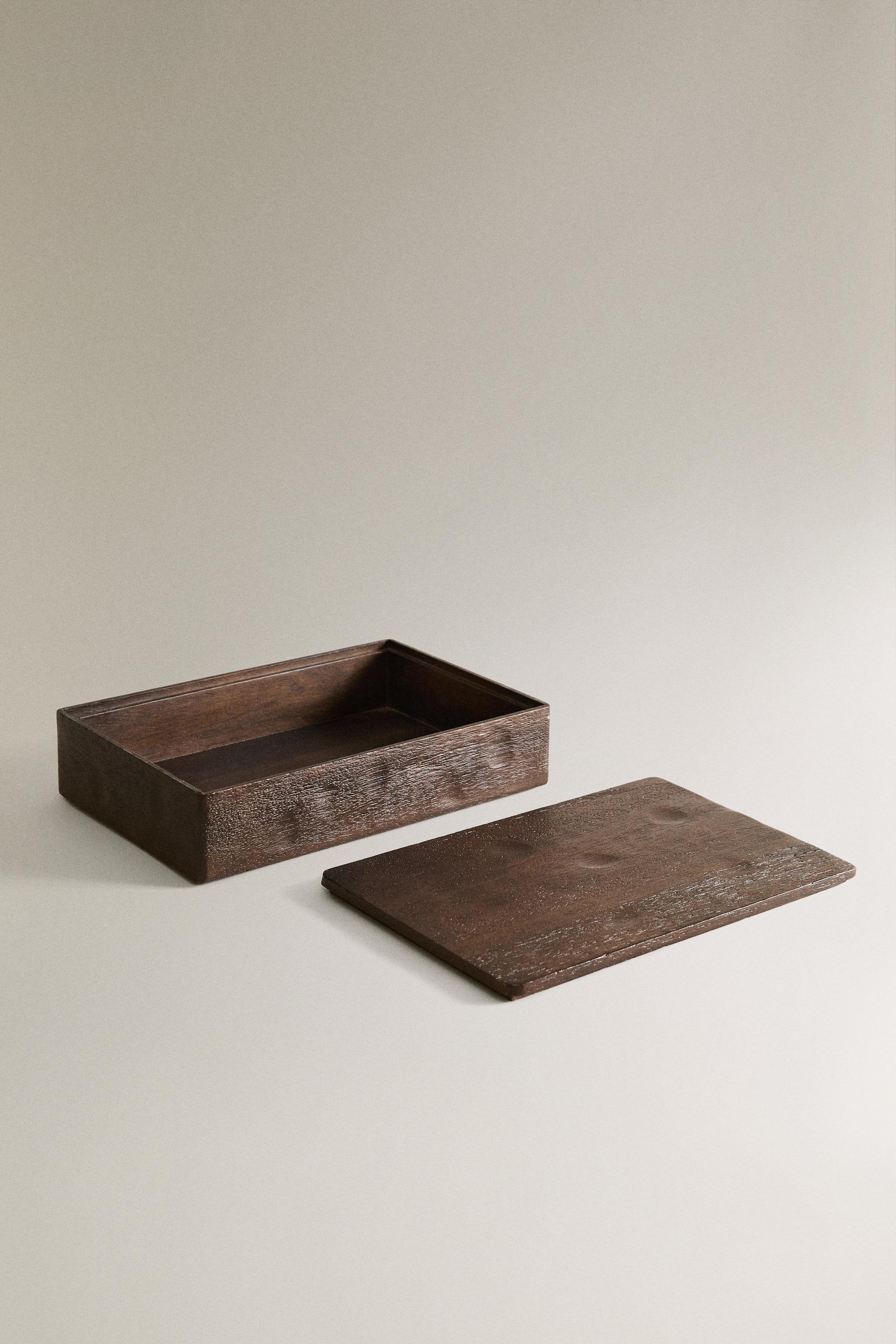 LARGE LID WOODEN BOX — Dark brown
