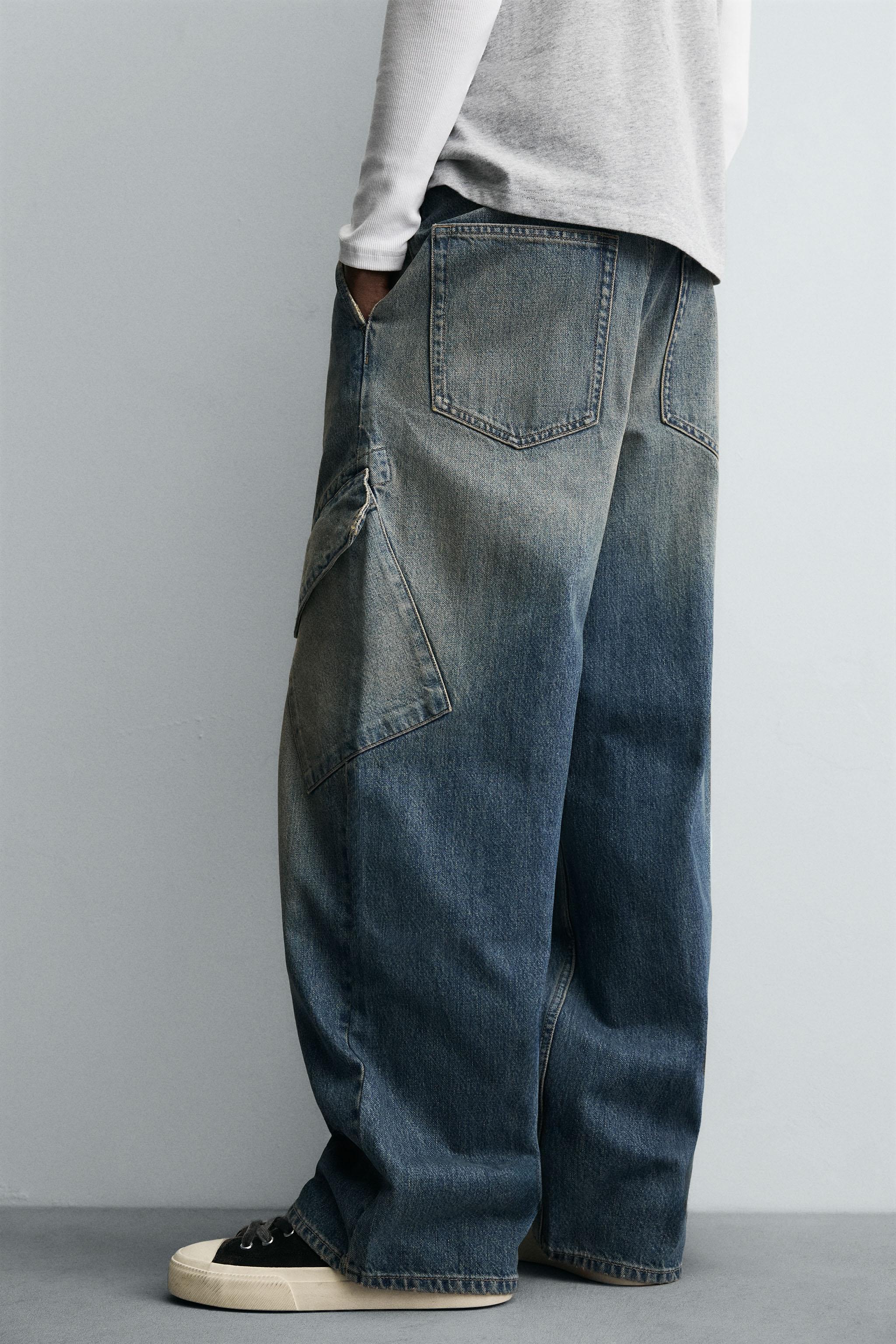 BAGGY FIT CARGO JEANS