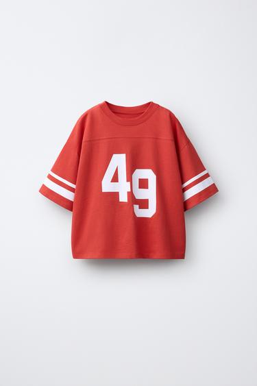 تيشيرت بأرقام وأشرطة مطبوعة - أحمر by Zara