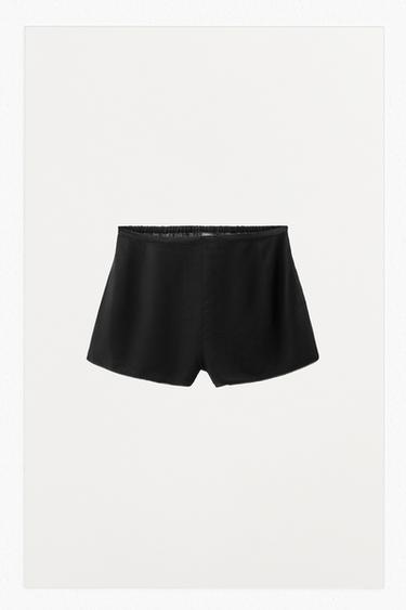 SHORTS VISCOSA ONDAS - Negro de Zara