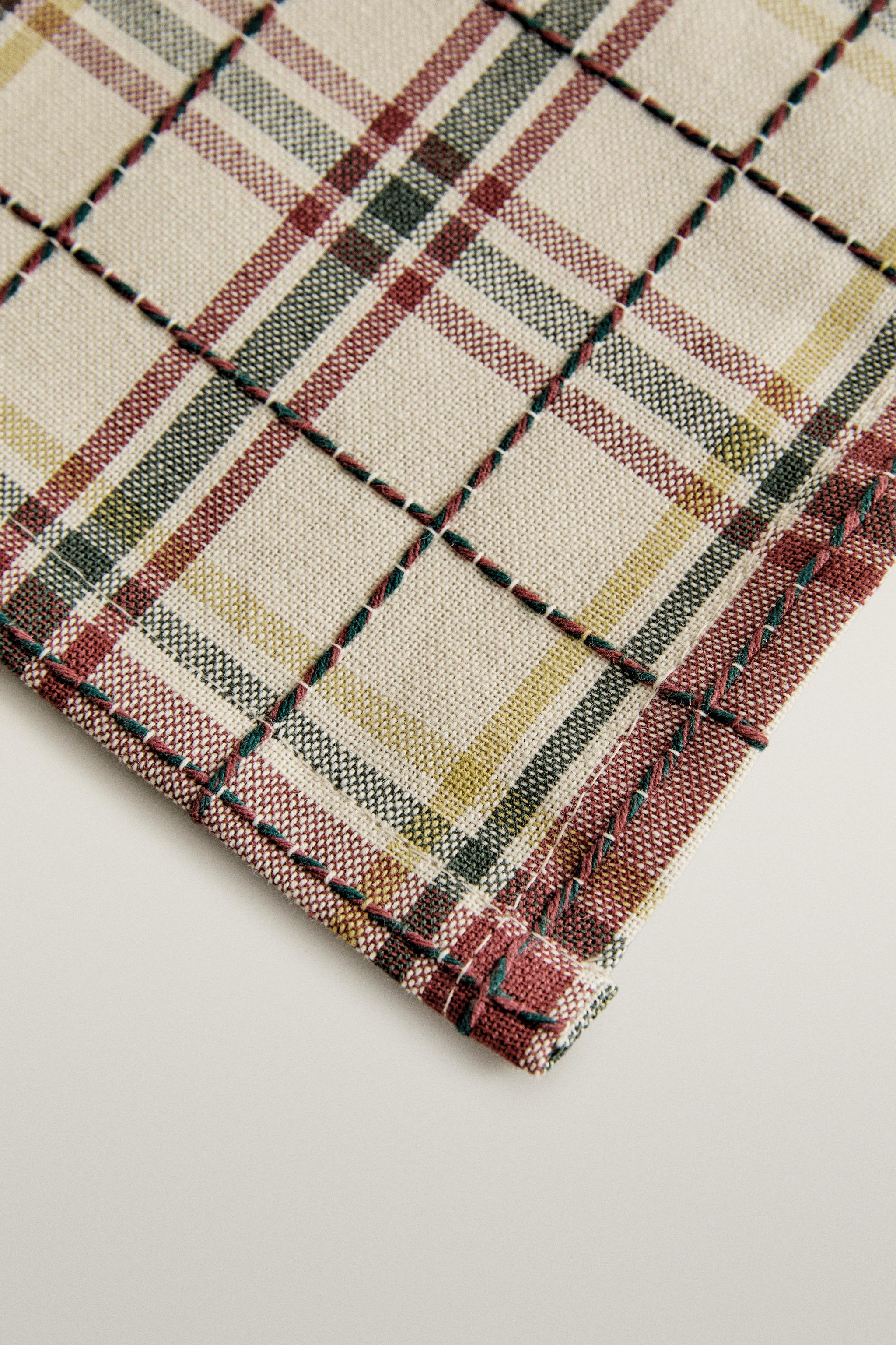 CHRISTMAS COTTON CHECK AND HEART NAPKINS (PACK OF 2)