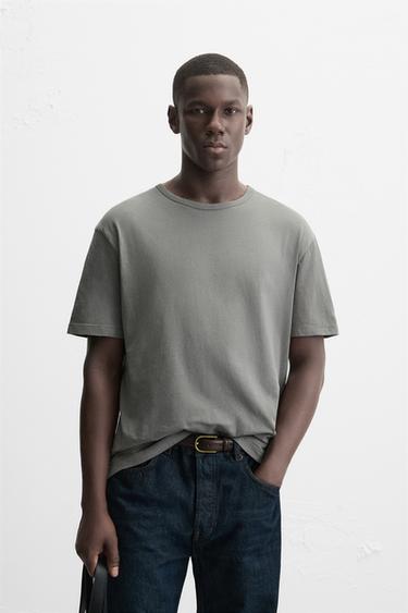טי שירט קלילה BASIC - אפור של Zara