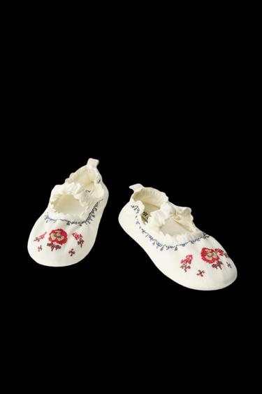 EMBROIDERED SLIPPERS - White by Zara