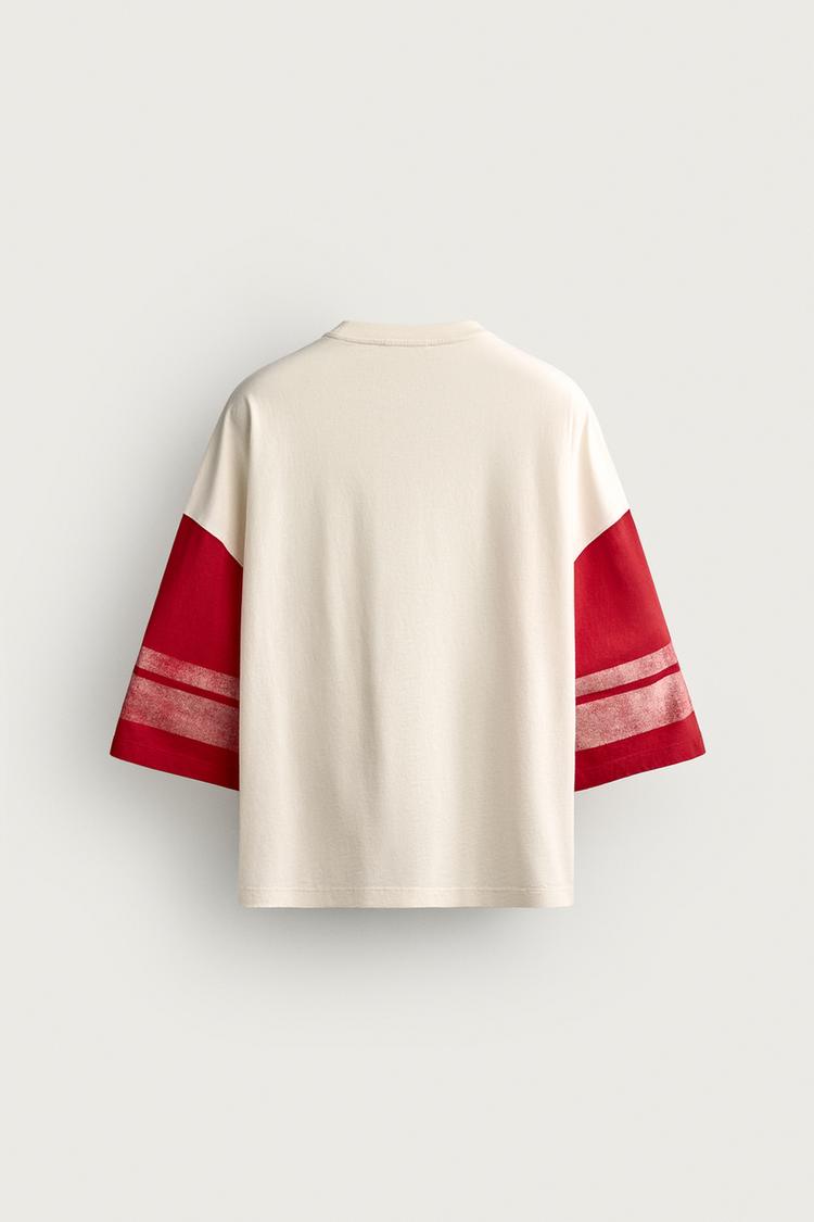 Playera boxy con parche y lavado vintage 3