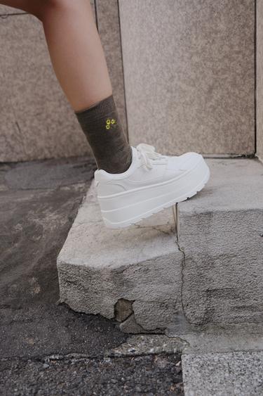 EMBROIDERED ARGYLE SOCKS - Brown / Taupe by Zara