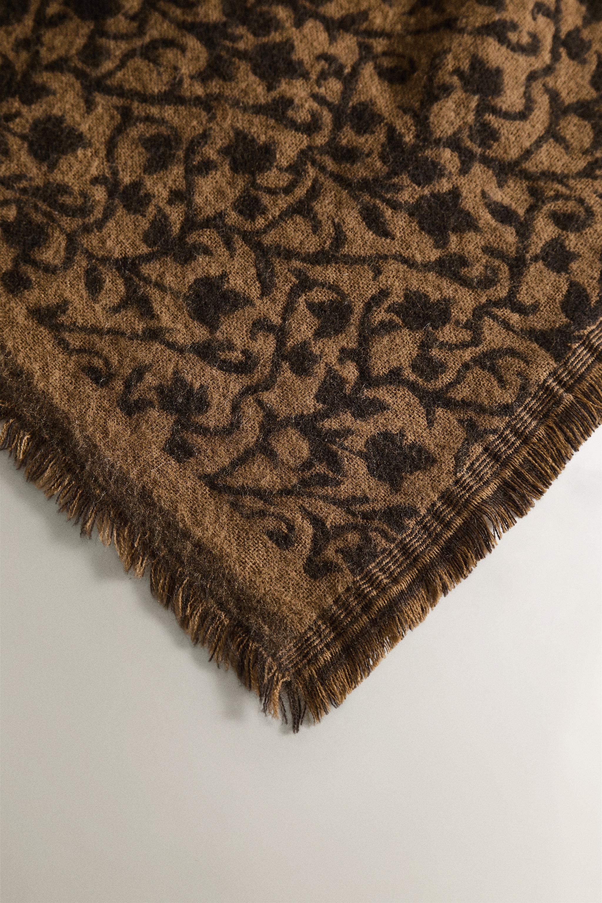 FLORAL WOOL BLANKET