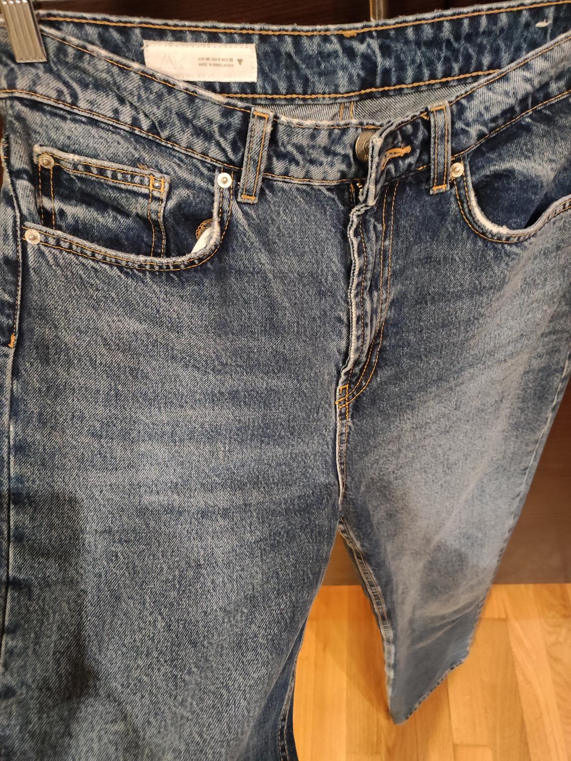 TRF MOM FIT HIGH-WAIST JEANS - Image 10