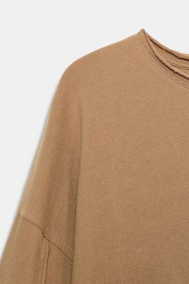 T-SHIRT TEXTURÉ À MANCHES LONGUES - Camel moyen de Zara - Image 6