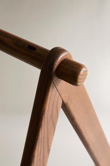 PORTIQUE D'ACTIVITÉS BÉBÉ EN BOIS DE FRÊNE - Marron foncé de Zara - Image 2