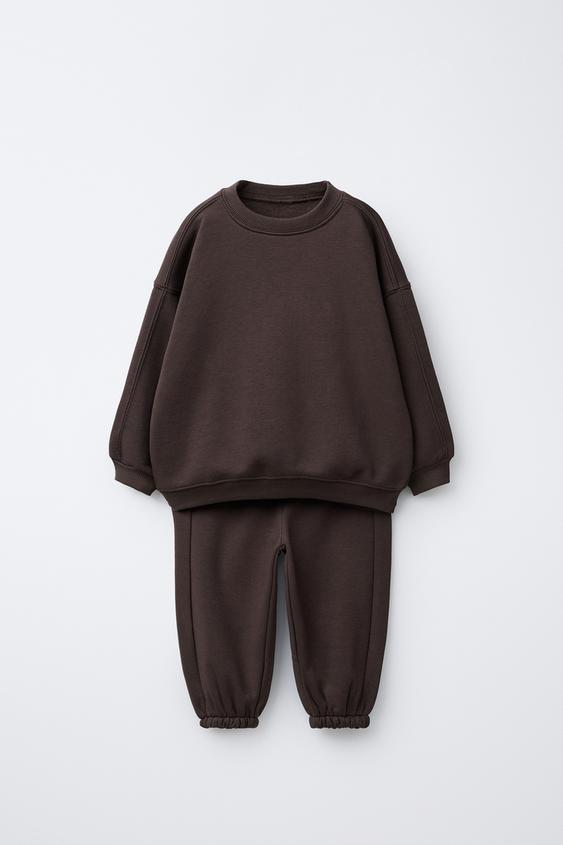 ENSEMBLE JOGGING SWEAT-SHIRT ET PANTALON JOGGER BASIQUE ÉTIQUETTE - Bordeaux foncé de Zara - Image 0