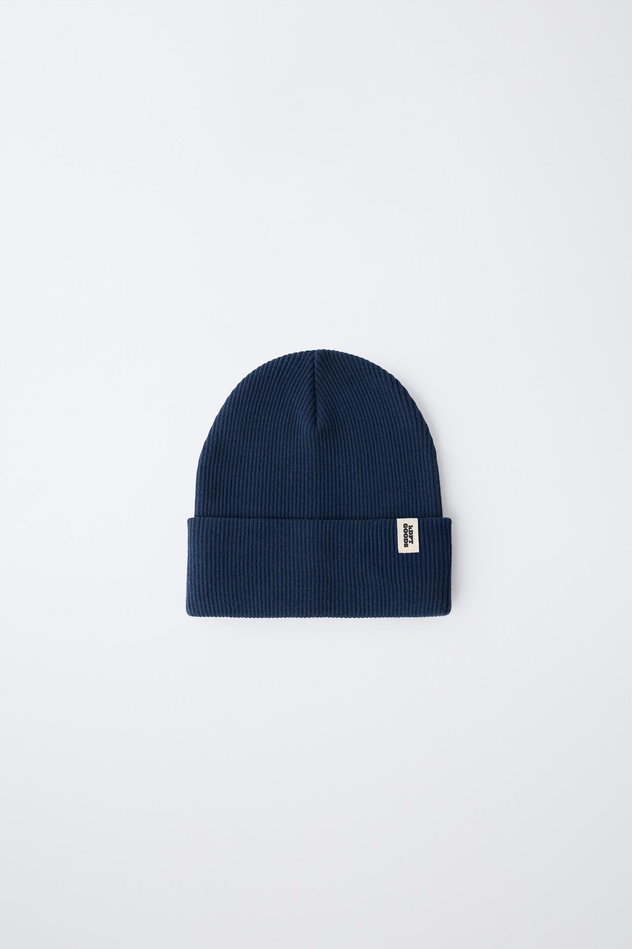 RIBBED KNIT LABEL HAT — Navy blue