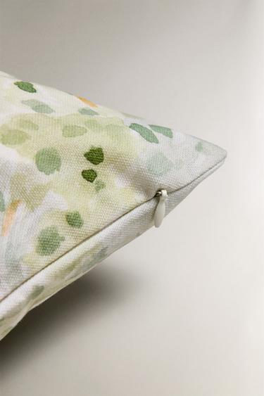 WATERCOLOUR FLORAL PRINT CUSHION COVER - Green by Zara - Image 4