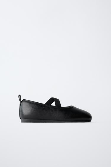 باليرينا مدرسية جلدية - أسود الخاص بـ Zara