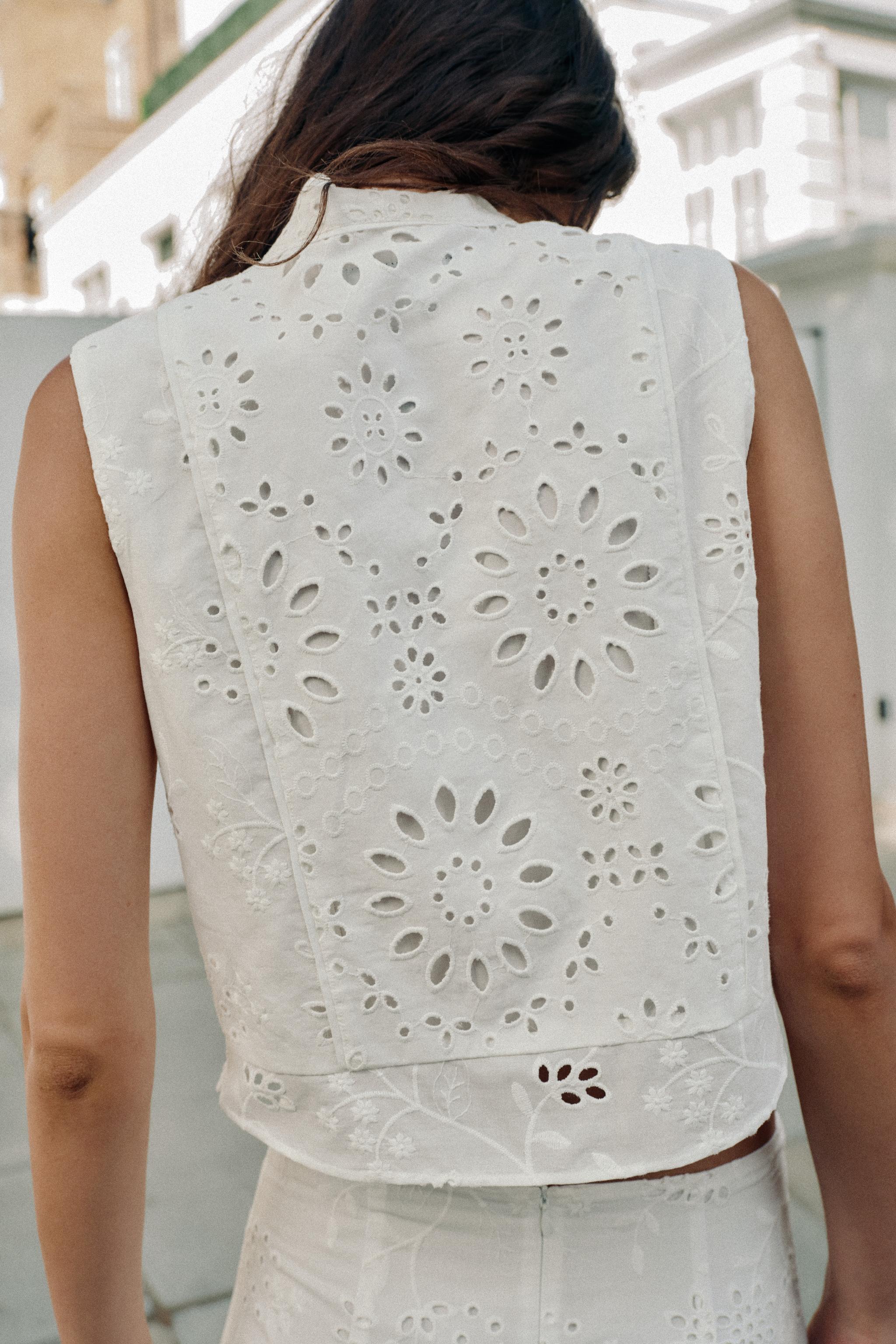 Женские рубашки Zara EMBROIDERED JEWEL BUTTON TOP — фото 5