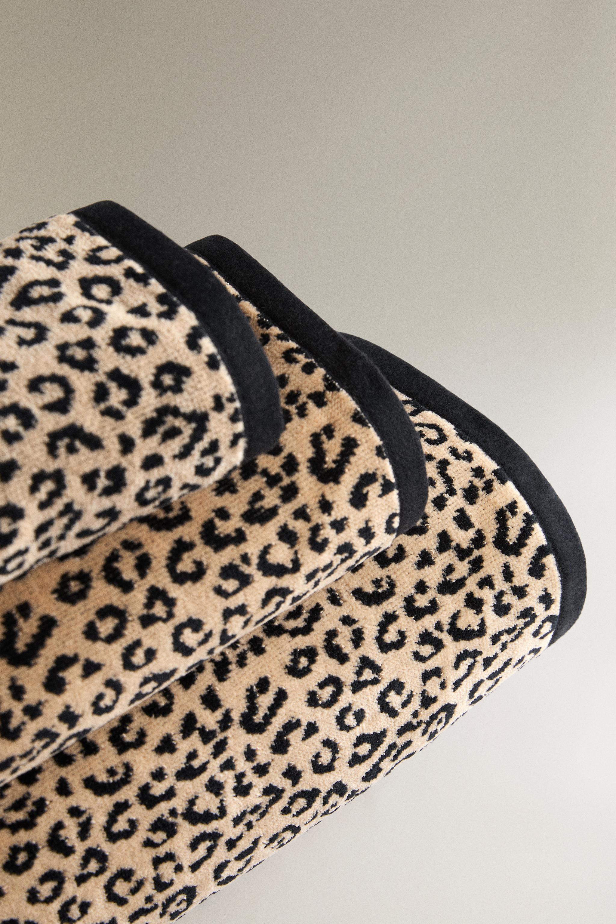 ANIMAL PRINT VELOUR BATH TOWEL — Leopard