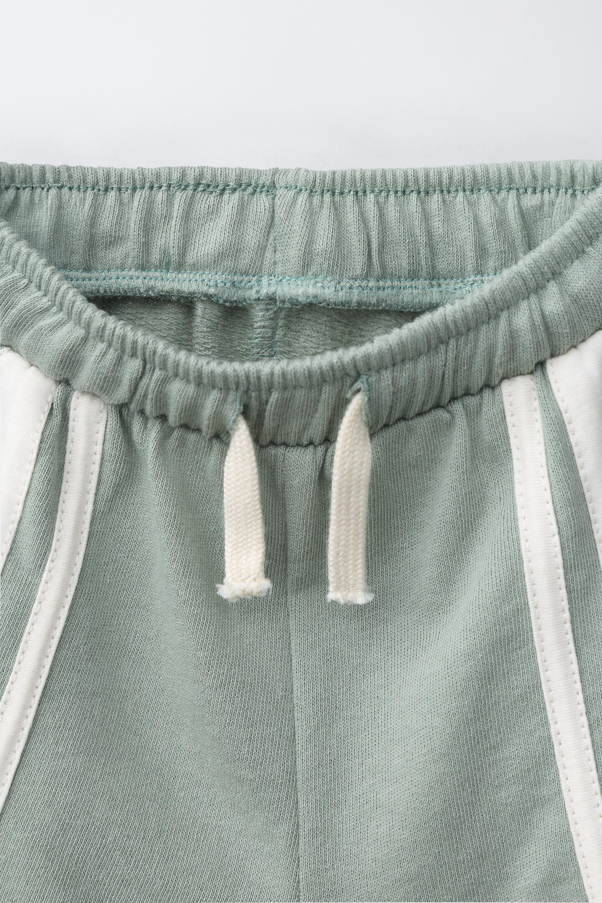 SIDE STRIPE SHORTS
