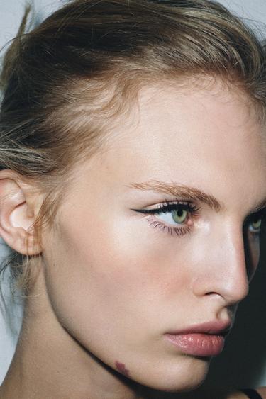 EYEDREAM EYELINER BLACK + KOREKTOROVÉ PERO - BLACK zn. Zara
