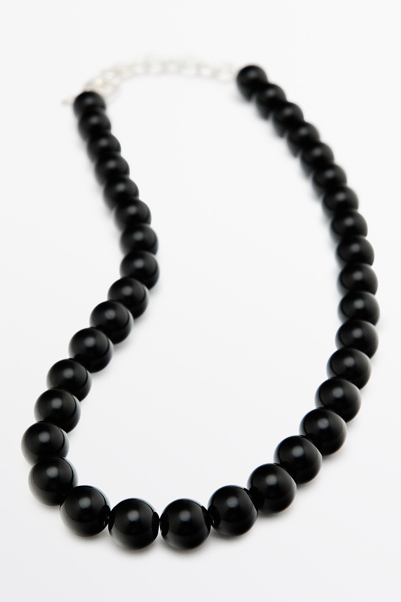Glass bead necklace — Black
