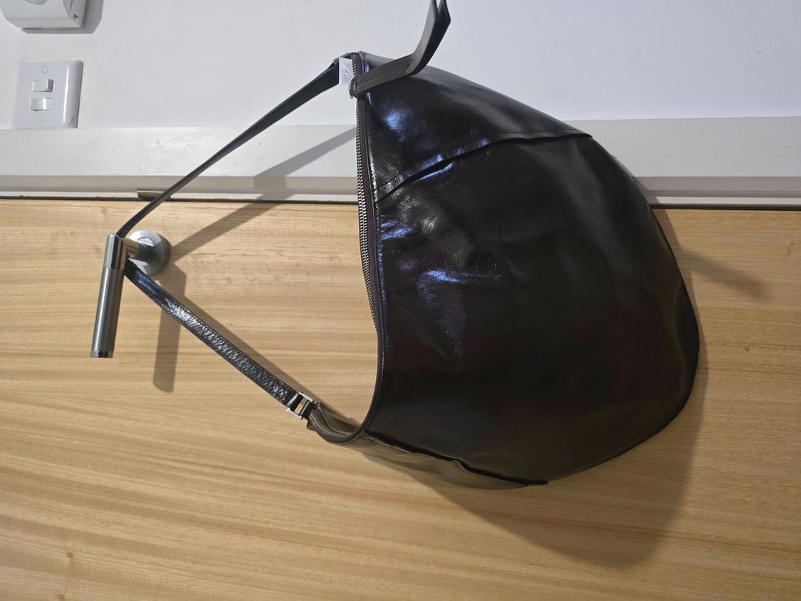 LEATHER SHOULDER BAG - Image 2