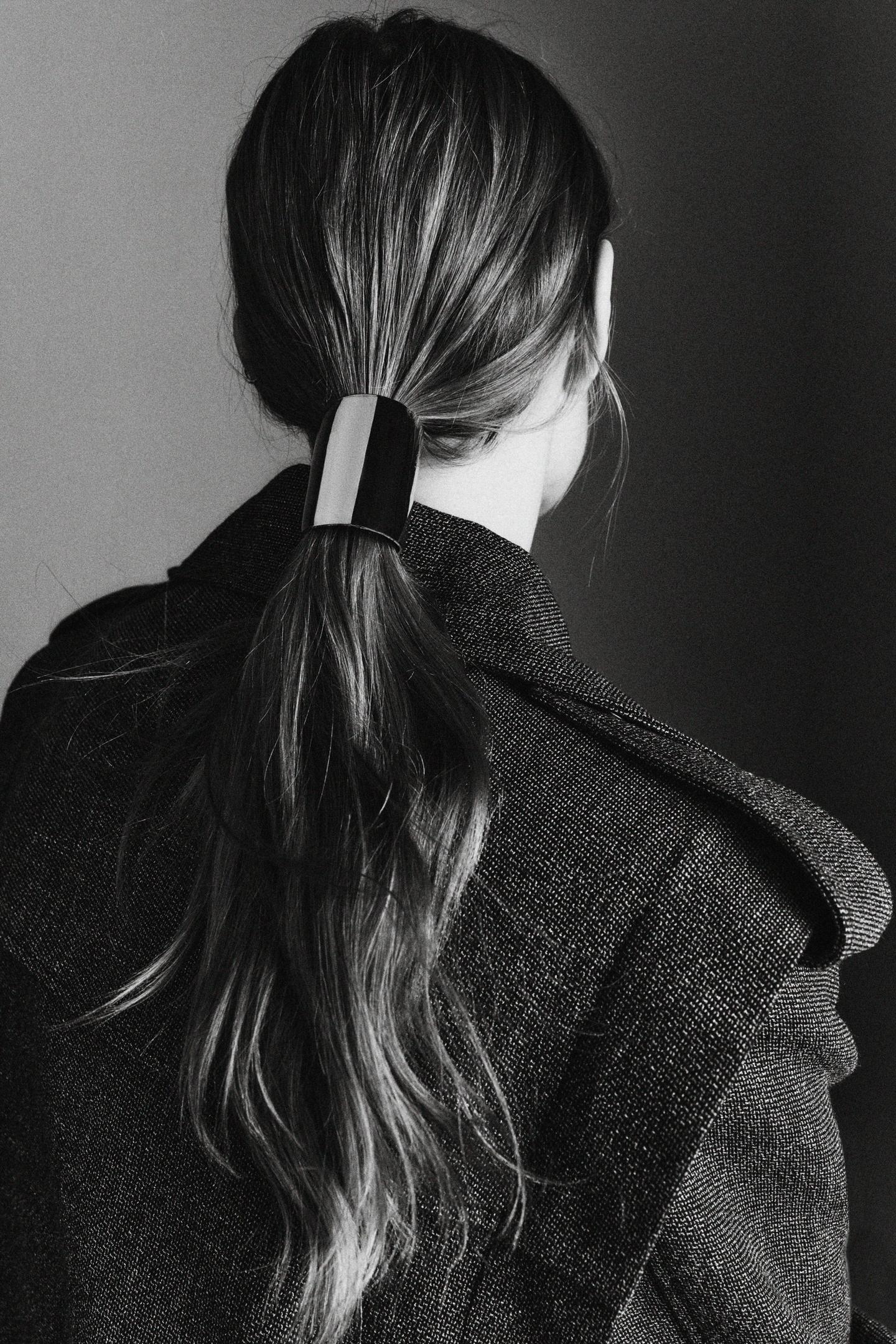 Женские аксессуары для волос Zara Metallic Tubular Scrunchie, цвет: Золотой — фото 2