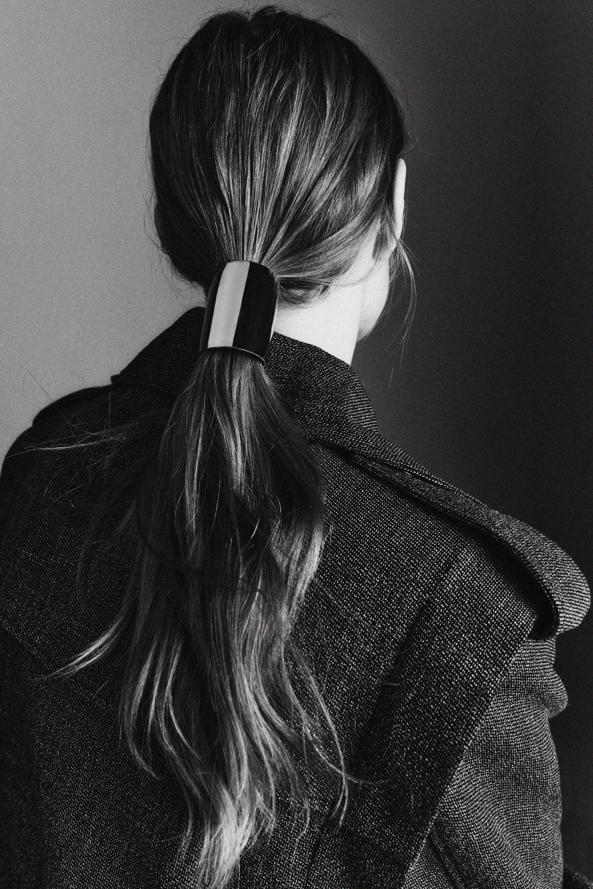 Женские аксессуары для волос Zara METALLIC TUBULAR SCRUNCHIE — фото 2