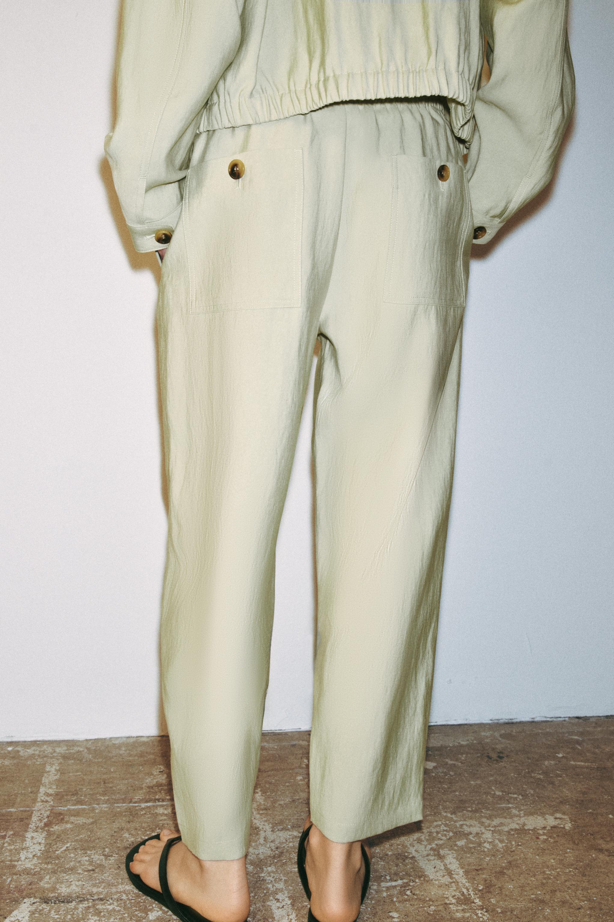 PANTALON CAROTTE À TAILLE ÉLASTIQUE