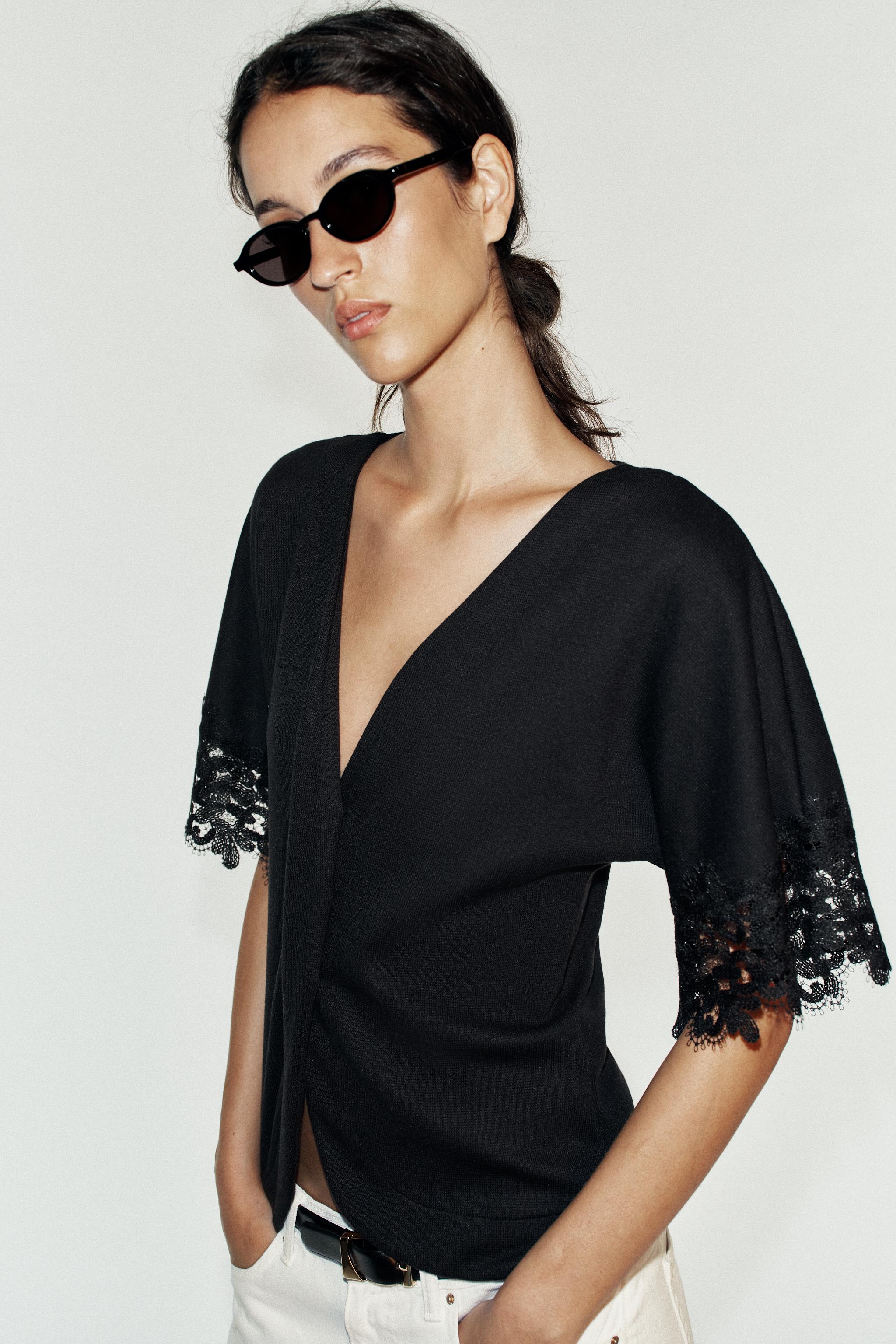 SOFT LACE TOP