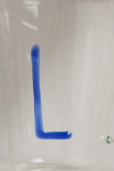 BOROSILICATE MUG WITH INITIAL L - Light blue by Zara - Image 3