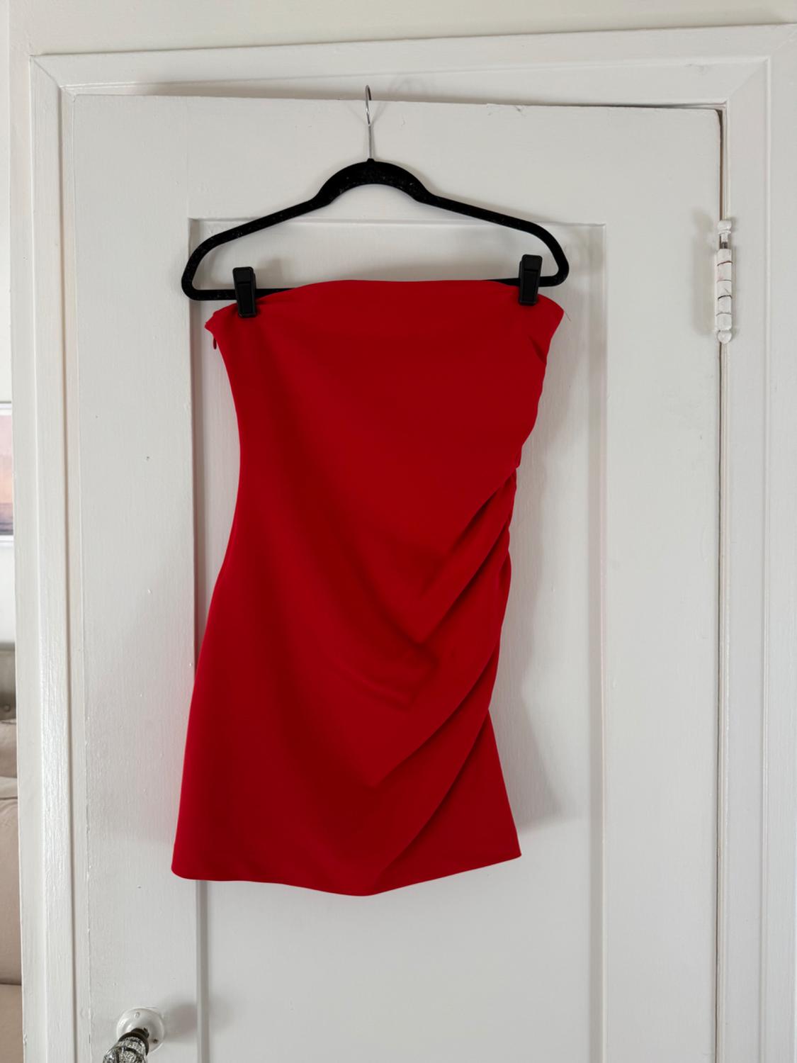 RUCHED STRAPLESS DRESS