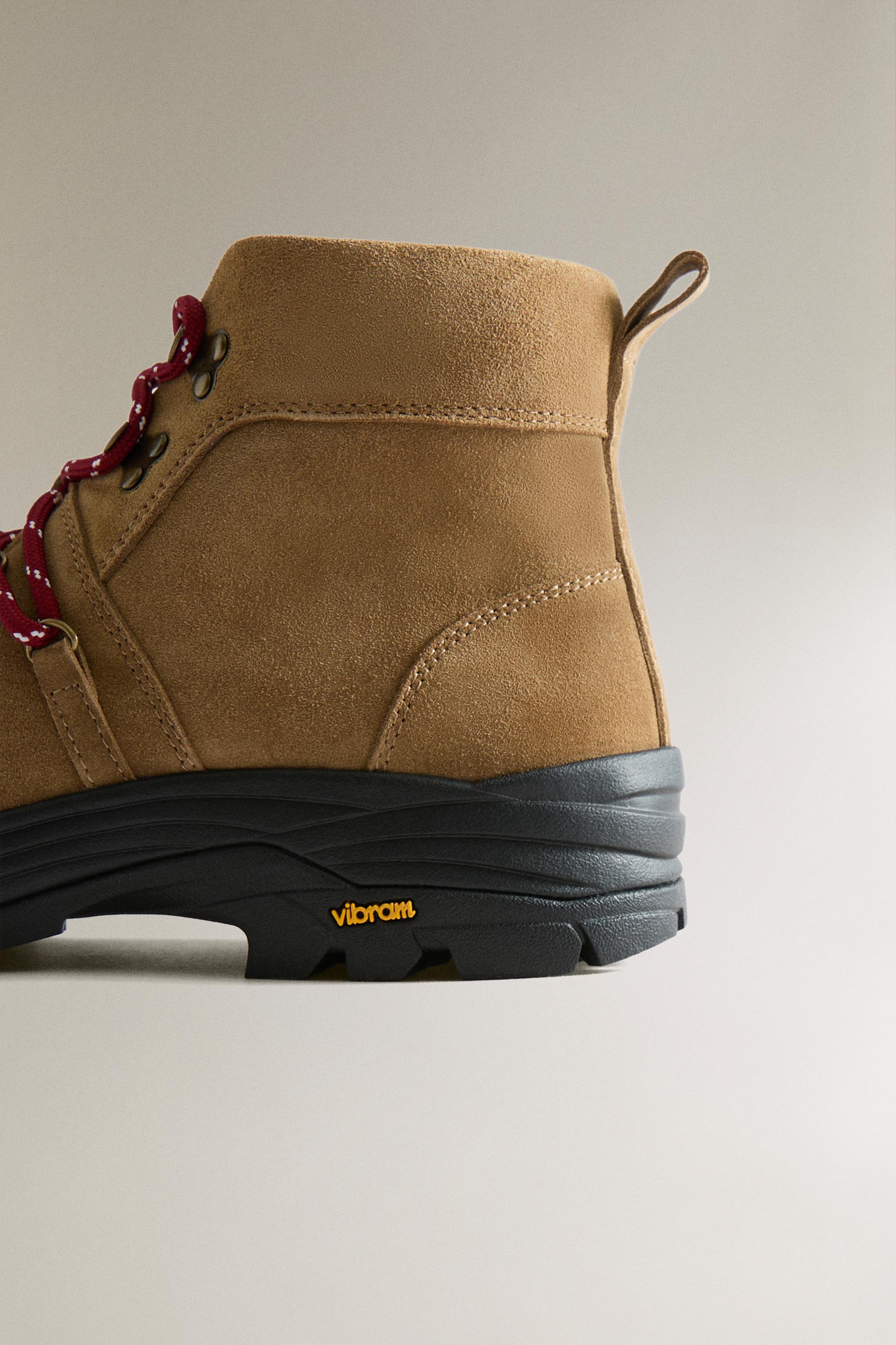 LEATHER HIKING BOOTS