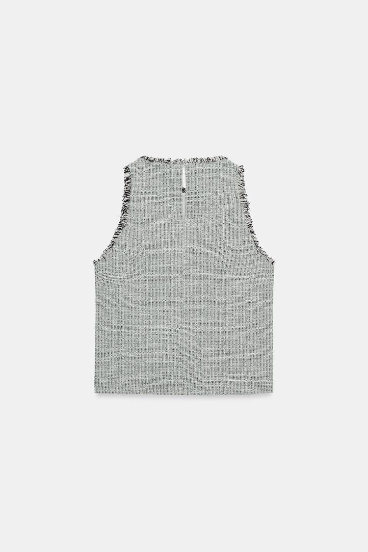 Top con textura y flecos 5