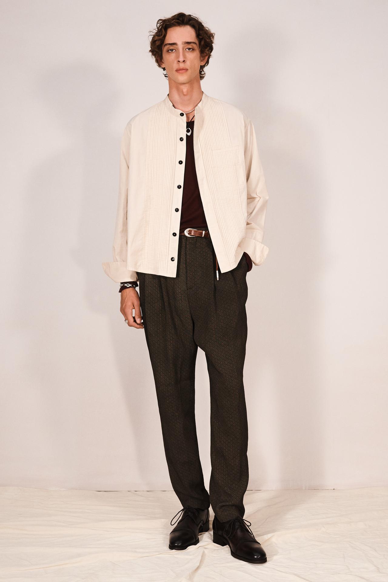 BOXY FIT PLEATED SHIRT